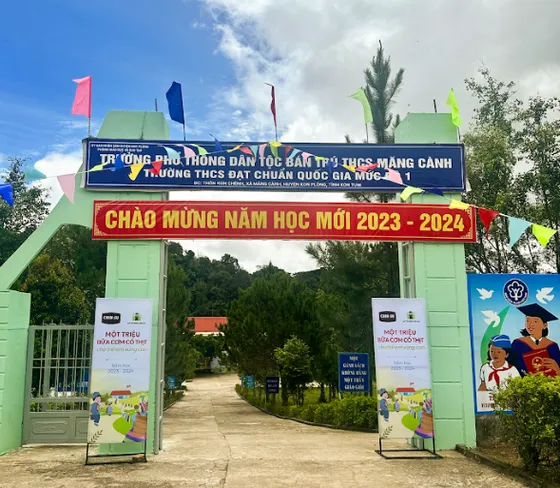 Chương trình Một triệu bữa cơm có thịt khởi động vào tháng 9-2023 tại Trường Phổ thông dân tộc bán trú THCS Măng Cành