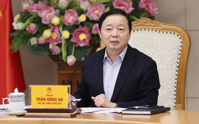 Phó Thủ tướng Trần Hồng Hà chủ trì cuộc họp. Ảnh: VGP qhcb1-17101523521811352858747-2058.jpg