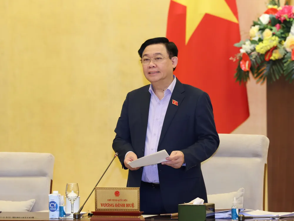 Chủ tịch Quốc hội Vương Đình Huệ phát biểu bế mạc Phiên họp thứ 31 của Ủy ban Thường vụ Quốc hội, chiều 19-3. Ảnh: QUANG PHÚC 7-hue-9423.jpeg