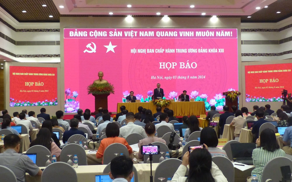 Quang cảnh cuộc họp báo. Ảnh: TRẦN BÌNH 1.jpg