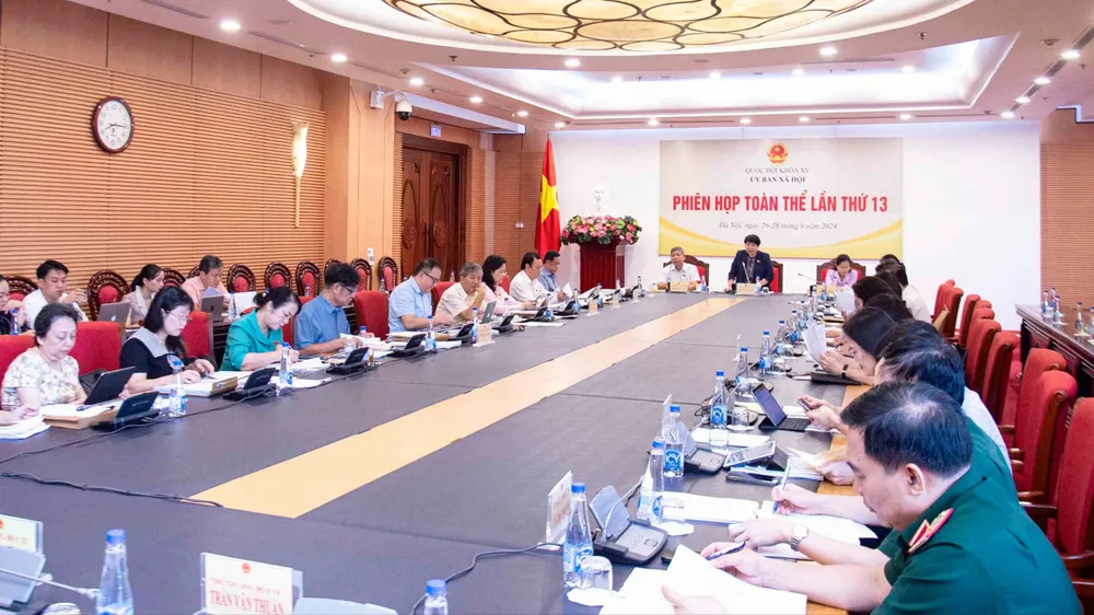 Quang cảnh phiên họp