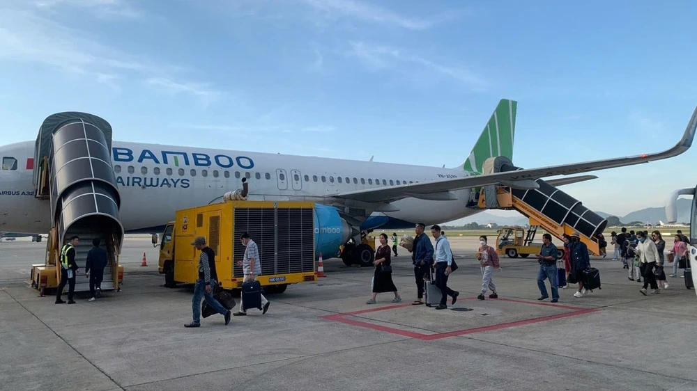 Hành khách lên máy bay của Bamboo Airways