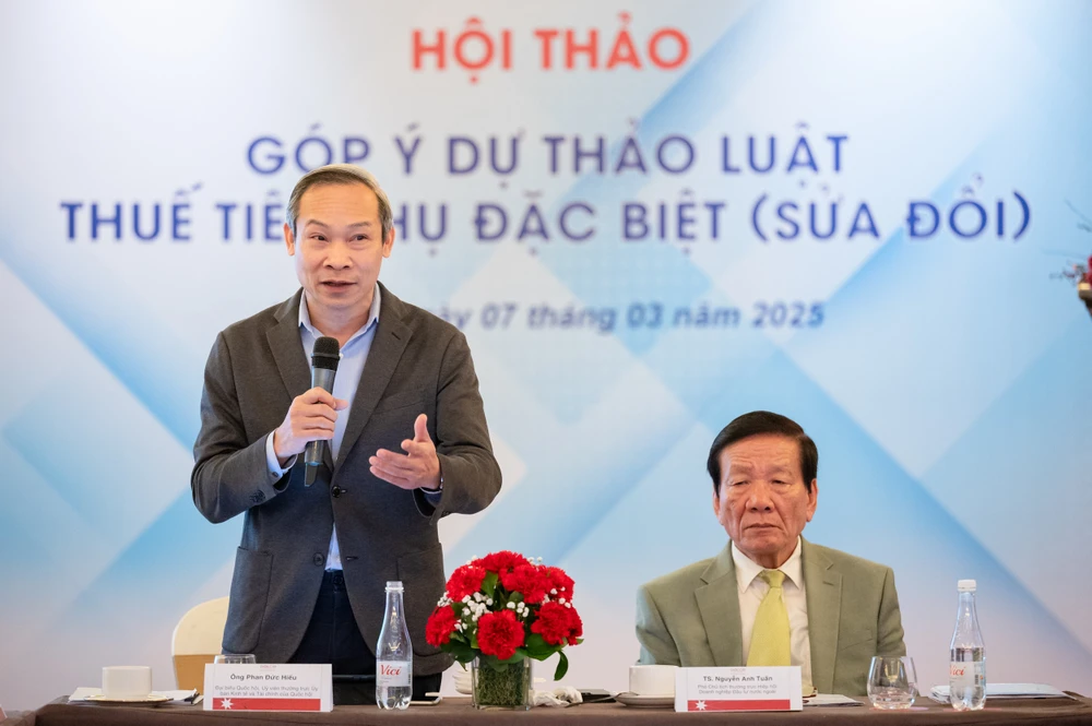 Ủy viên chuyên trách Ủy ban Kinh tế và Tài chính Phan Đức Hiếu phát biểu tại hội thảo hieu-7-6816-6038.jpg