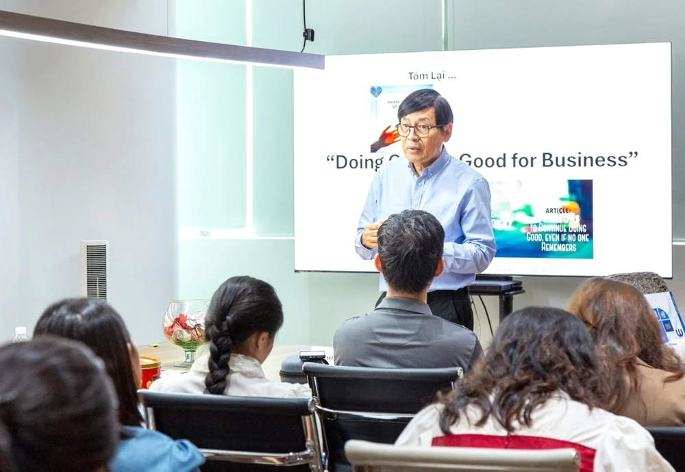 Ông Phạm Phú Ngọc Trai chia sẻ về khởi nghiệp với các bạn trẻ Dau gach noi.jpg