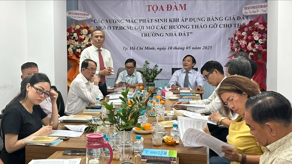 Quang cảnh buổi tọa đàm. Ảnh: Thanh Hiền bang gia dat-h2.jpg