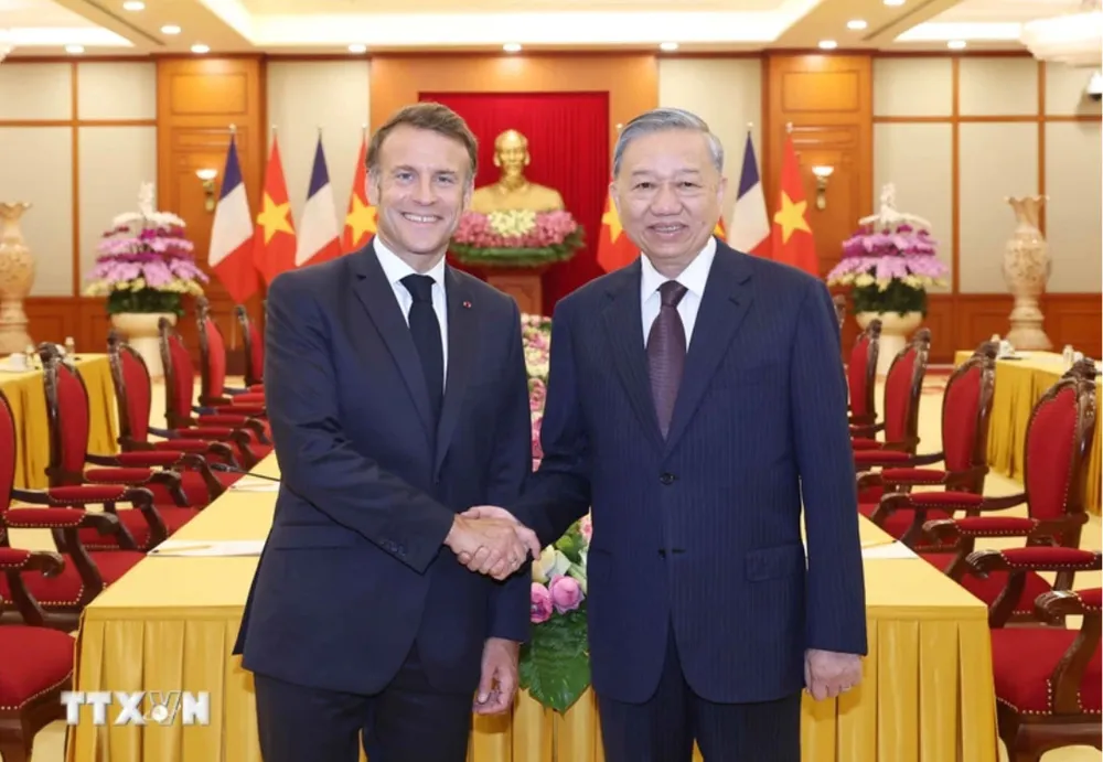Tổng Bí thư Tô Lâm tiếp Tổng thống Pháp Emmanuel Macron. Ảnh: TTXVN 1.jpg
