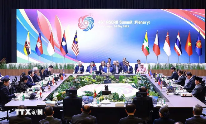 Phiên toàn thể Hội nghị Cấp cao ASEAN lần thứ 46. Ảnh: TTXVN Phiên toàn thể Hội nghị Cấp cao ASEAN lần thứ 46. Ảnh: TTXVN