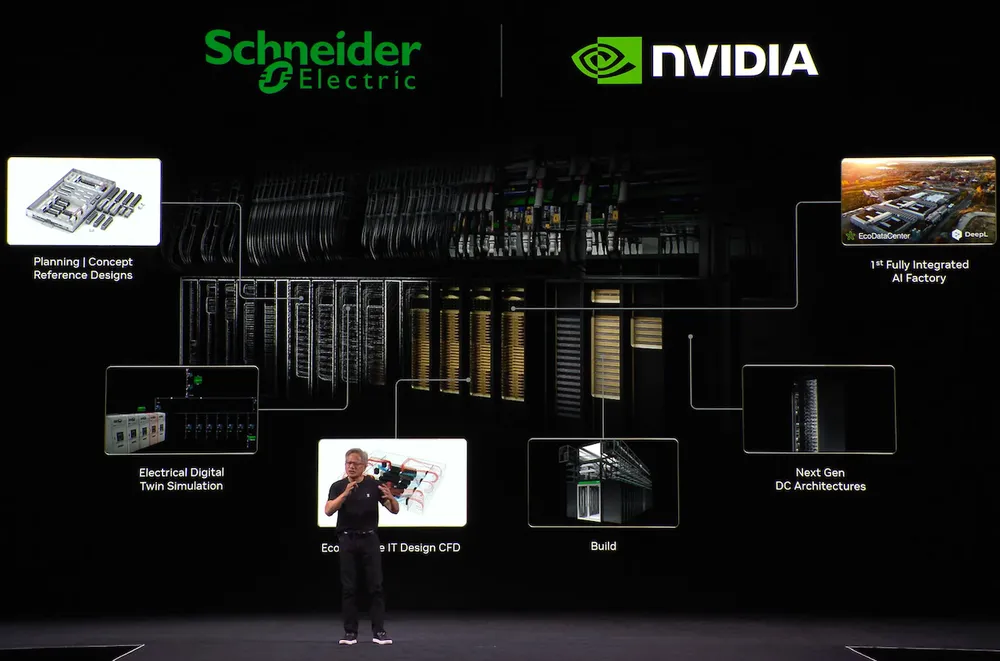 Ông Jenseng Huang, CEO Nvidia tại sự kiện ong-jenseng-huang-ceo-nvidia-cung-voi-schneider-electric-chung-toi-dang-xay-dung-cac-nha-may-ai-co-so-ha-tang-thiet-yeu-dua-ai-den-voi-moi-cong-ty-cac-nganh-cong-nghiep-3535-4021.png