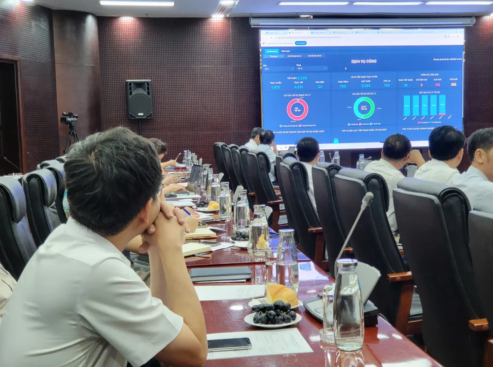 Hội nghị nhằm trang bị những kiến thức, kỹ năng về quy trình, nội dung triển khai vận hành thử nghiệm hoạt động của phường, xã mới cho đội ngũ cán bộ, công chức. Ảnh: XUÂN QUỲNH z6718097164173-cf2cf6c5988993c71e31ae0dec0fd5ca-9050-2840.jpg
