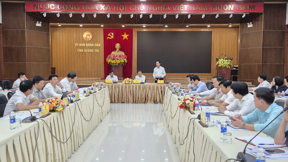 Quyền Chủ tịch UBND tỉnh Quảng Trị Hoàng Nam phát biểu tại cuộc họp. Ảnh: Biên Cương 107d1200255t2277l0-anh-4-dong-chi-hoang.jpg
