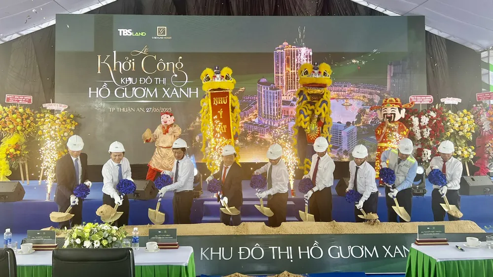 Nghi thức lễ khởi công dự án gần 1 tỷ USD. Ảnh: CAO LƯƠNG 1.jpg