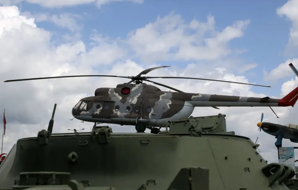 Trực thăng Mi-8, từng được sử dụng bởi Lực lượng Vũ trang Liên bang Nga, được trưng bày tại một cuộc triển lãm ở thành phố Kamensk-Shakhtinsk, tỉnh Rostov, Liên bang Nga, vào ngày 28-5-2023. Ảnh: Getty Images Trực thăng Mi-8, từng được sử dụng bởi Lực lượng Vũ trang Liên bang Nga, được trưng bày tại một cuộc triển lãm ở thành phố Kamensk-Shakhtinsk, tỉnh Rostov, Liên bang Nga, vào ngày 28-5-2023. Ảnh: Getty Images