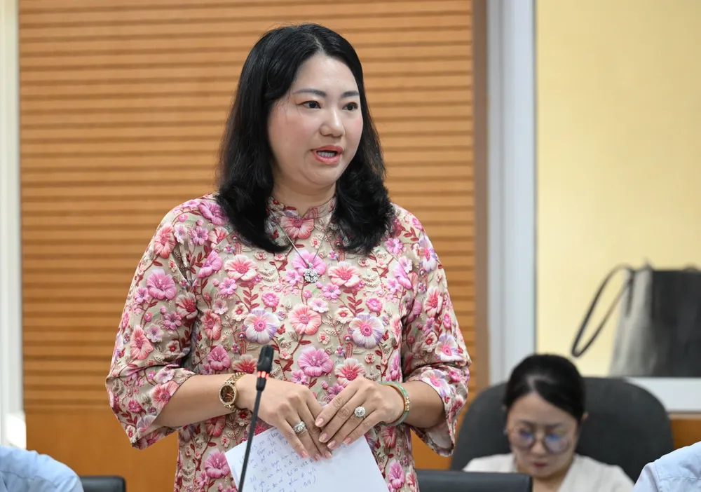 Bà Phạm Huyền, Phó trưởng Phòng Kiểm sát Thi hành án dân sự, Viện Kiểm sát nhân dân TP Hà Nội huyen-9071-4622.jpeg