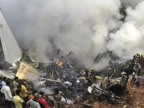 Hiện trường vụ máy bay rơi. Ảnh: Representational Image russian-plane-an-24-crash-8595-6748.jpg
