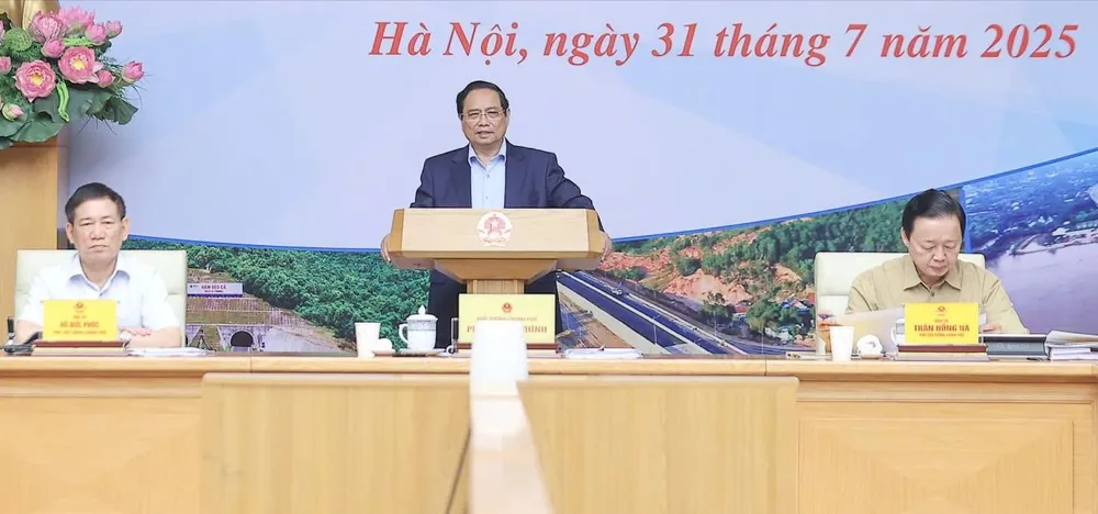 Thủ tướng Phạm Minh Chính chủ trì hội nghị của Ban chỉ đạo nhà nước các công trình, dự án quan trọng quốc gia, trọng điểm ngành GTVT. Ảnh: VIẾT CHUNG tp-ho-chi-minh-la-co-quan-chu-quan-thuc-hien-du-an-cau-hieu-liem-2-anh-minh-hoa-5168-4092.jpg
