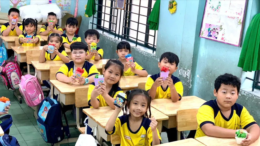 TPHCM: Học sinh lớp 1, 9 và 12 tựu trường từ ngày 20-8