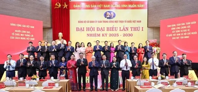 Đại biểu tham dự đại hội chụp ảnh lưu niệm cùng Ban Chấp hành Đảng bộ Cơ quan Ủy ban Trung ương MTTQ Việt Nam nhiệm kỳ 2025 - 2030 dai-bieu-tham-du-dai-hoi-chup-anh-luu-niem-cung-ban-chap-hanh-dang-bo-co-quan-uy-ban-trung-uong-mat-tran-to-quoc-viet-nam-nhiem-ky-2025-203-4574-9205.jpg