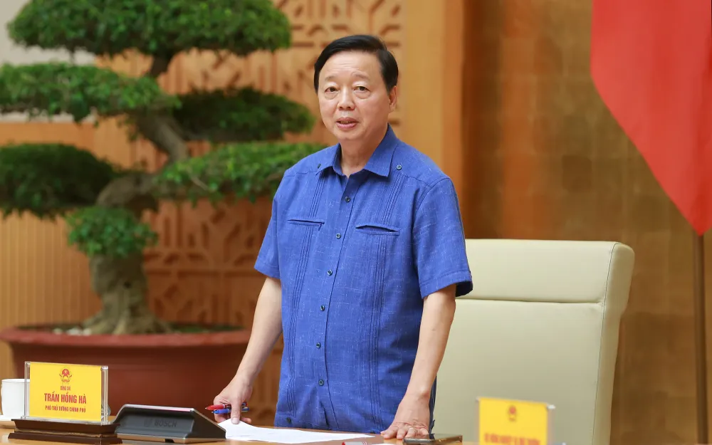Phó Thủ tướng Trần Hồng Hà chủ trì cuộc họp chuẩn bị công tác ứng phó với áp thấp nhiệt đới có thể mạnh lên thành bão số 5 (Kajiki) khi đi vào biển Đông, chiều 22-8 pho-thu-tuong-tran-hong-ha-chu-tri-cuoc-hop-chuan-bi-cong-tac-ung-pho-voi-ap-thap-nhiet-doi-co-the-manh-len-thanh-bao-so-5-kajiki-khi-di-vao-bien-dong-4650-105.jpg