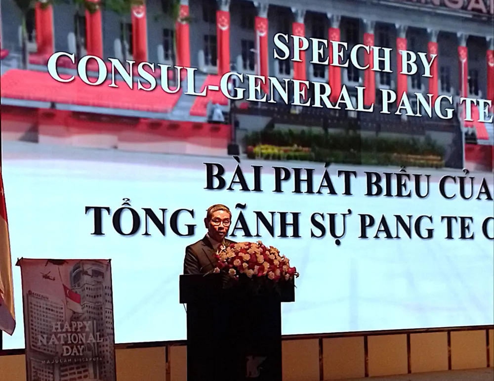 Tổng lãnh sự Singapore tại TPHCM Pang Te Cheng phát biểu tại lễ kỷ niệm. Ảnh: MINH CHÂU 2-3258-8523 (1).jpg