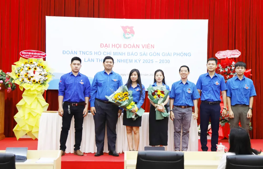 Ban Chấp hành Đoàn Cơ sở Báo SGGP nhiệm kỳ 2025-2030. Ảnh: THỦY TIÊN 1.jpg