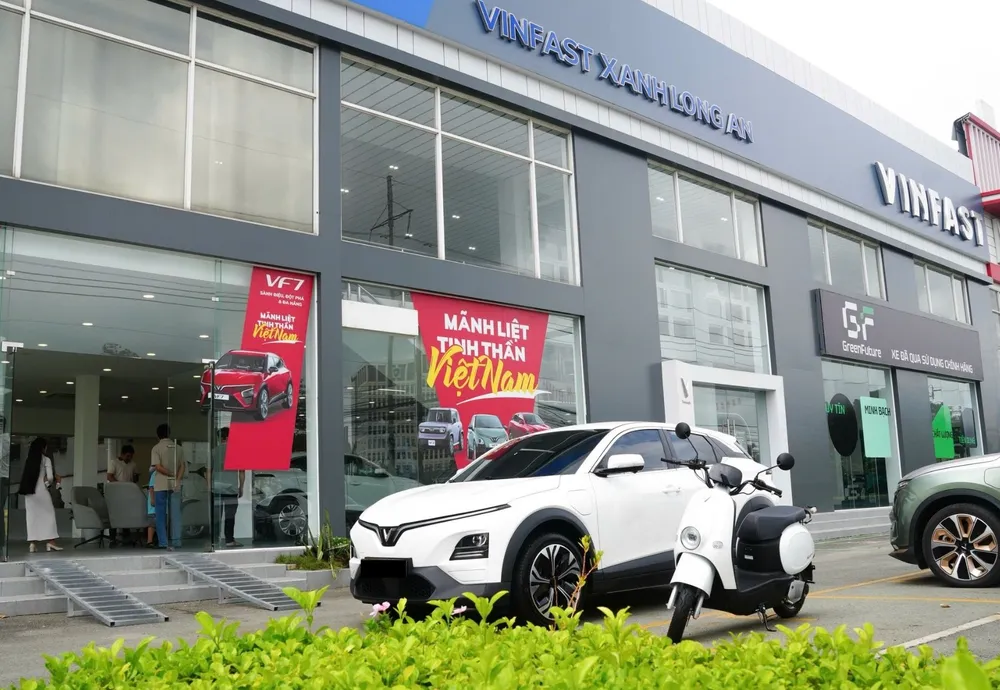 Showroom VFXanh Long An sẵn sàng giao xe cho khách hàng vfxanh-xe-dien-vinfast-3535-4404.jpg