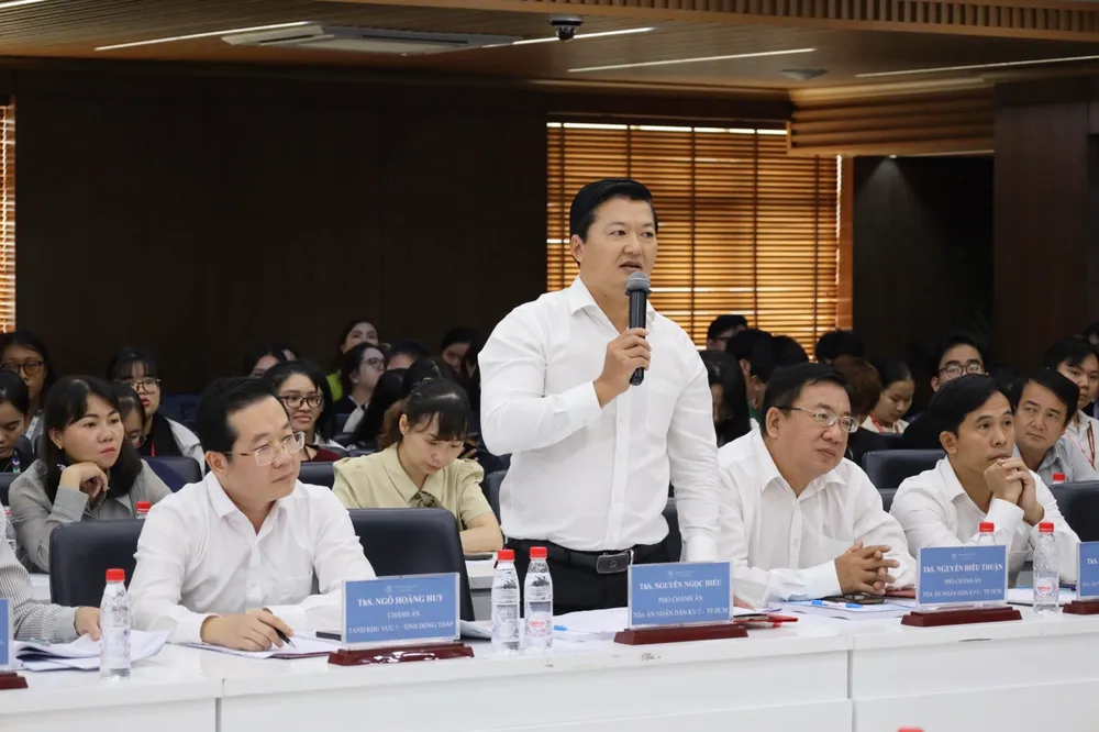Nguyễn Ngoc Hieu úr, a Ho Si Minh-város 2. régiójának Népbíróságának elnökhelyettese felszólalt a workshopon. 2.png