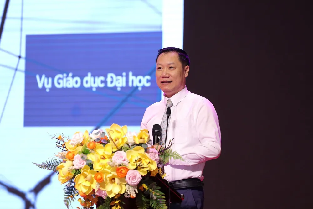 Vụ trưởng Vụ Giáo dục đại học Nguyễn Tiến Thảo báo cáo tại hội nghị vu-truong-vu-giao-duc-dai-hoc-nguyen-tien-thao-bao-cao-tai-hoi-nghi-4892-2923.jpg