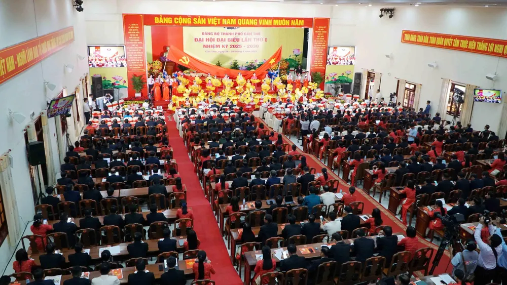 Quang cảnh khai mạc Đại hội đại biểu Đảng bộ TP Cần Thơ lần thứ I, nhiệm kỳ 2025 - 2030 1.jpg