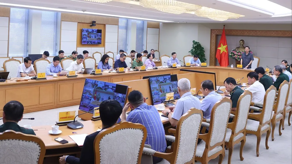Phó Thủ tướng Trần Hồng Hà, Phó Trưởng ban Thường trực Ban chỉ đạo Phòng thủ dân sự quốc gia chủ trì cuộc họp triển khai ứng phó với bão số 10 