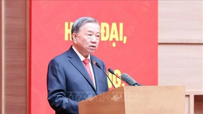 Tổng Bí thư Tô Lâm phát biểu chỉ đạo tại Đại hội đại biểu Đảng bộ Công an Trung ương lần thứ VIII, nhiệm kỳ 2025 - 2030. Ảnh: TTXVN TBT-CA2.jpg