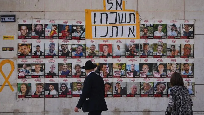 Ảnh các con tin bị Hamas bắt giữ ở Gaza. Ảnh: Times of Israel CN8a.jpg