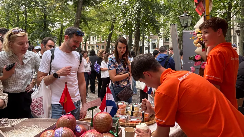 The fruitrepublic company markets Vietnamese fruits in the Netherlands. Photo: LAM VAN CN8b.jpg