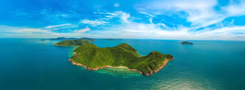 Các hòn đảo nhỏ nằm ngoài khơi vùng biển, trực thuộc quản lý của VQG Côn Đảo M7 con dao.jpg