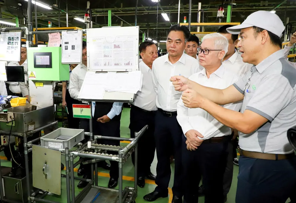 Lãnh đạo TPHCM thăm một doanh nghiệp FDI M7 f.jpg