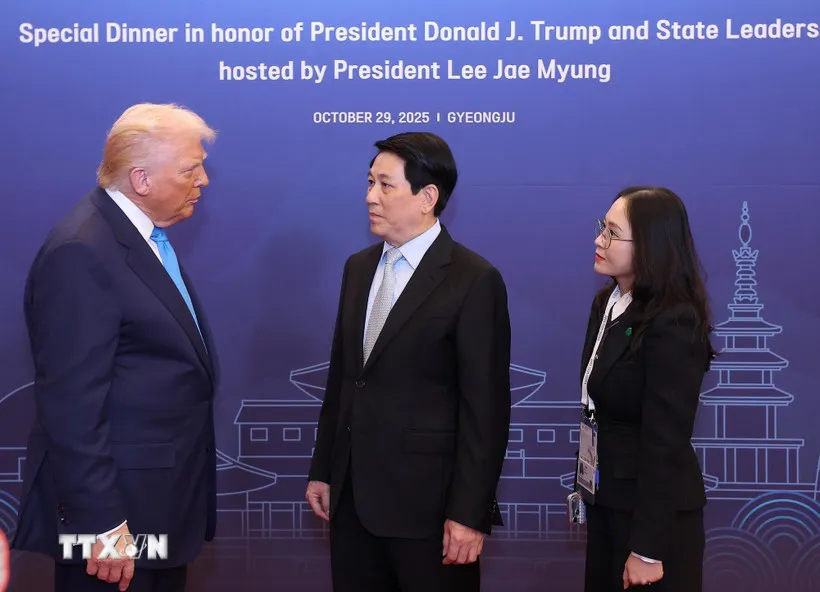 Chủ tịch nước Lương Cường với Tổng thống Hoa Kỳ Donald Trump. Ảnh: TTXVN chu-tich-nuoc-du-chieu-dai-chao-mung-cua-tong-thong-han-quoc-8372872-6.jpg