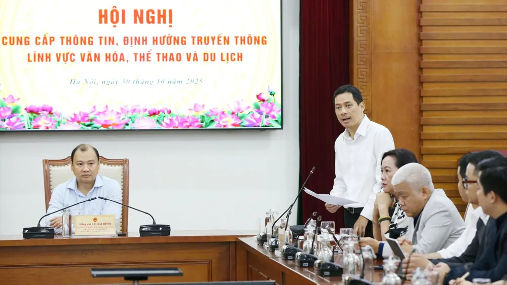 Lần đầu tiên, Bộ VH-TT-DL tổ chức một hội nghị kết nối với các công ty quản lý mạng đa kênh và những người sáng tạo nội dung. Ảnh: HUẤN TRẦN