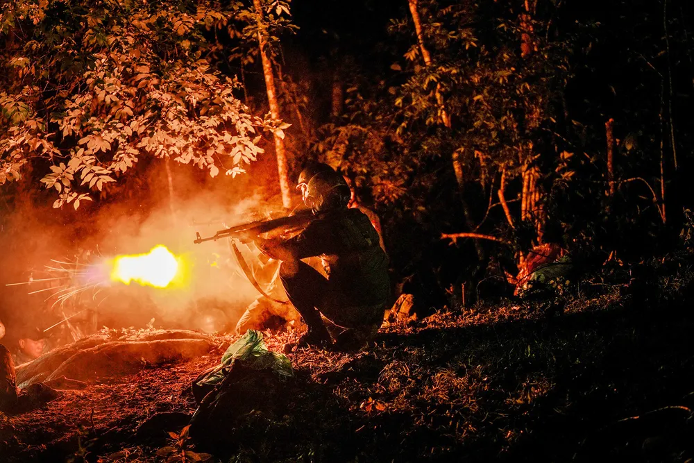 Những hình ảnh thực chiến khốc liệt trong chặng "Đại án" chương trình Chiến sĩ quả cảm. Ảnh: ZEIT MEDIA CN3 xnd.jpg