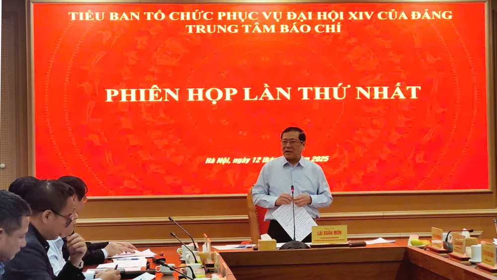 Đồng chí Lại Xuân Môn, Phó Trưởng Ban Thường trực Ban Tuyên giáo và Dân vận Trung ương phát biểu tại phiên họp. Ảnh: PHAN THẢO