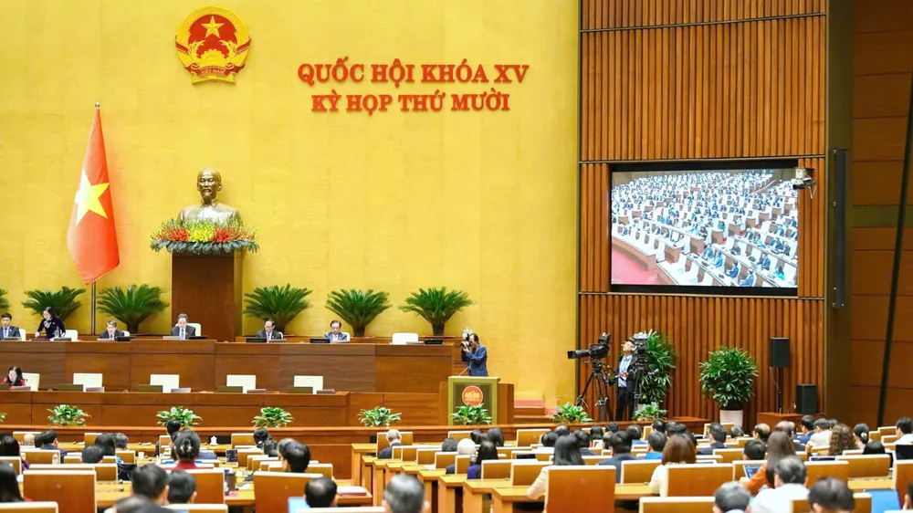 Phiên họp sáng 10-12. Ảnh: QUANG PHÚC