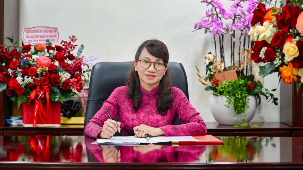 GS-TS Nguyễn Thị Thanh Mai là nữ giám đốc đầu tiên của ĐHQG TPHCM