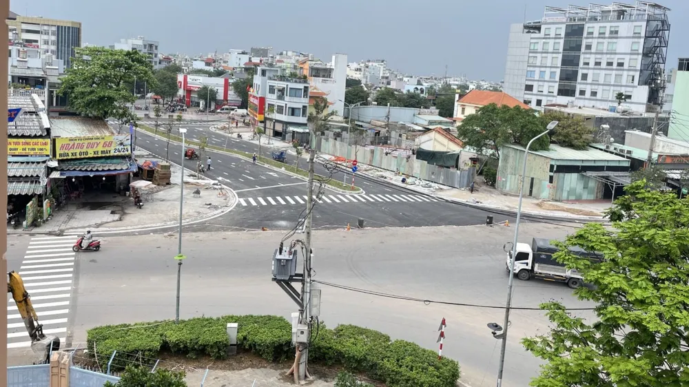 Đoạn tuyến giao thông số 2 (kết nối từ ranh dự án Tân Thắng đến ngã ba đường Tây Thạnh - Lê Trọng Tấn) vừa được thông xe. Ảnh: TH