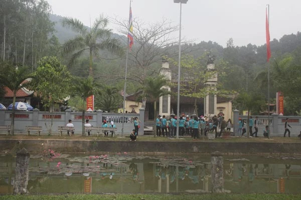 Thành Lục Niên đóng trên núi Chủ thuộc dãy núi Thiên Nhẫn