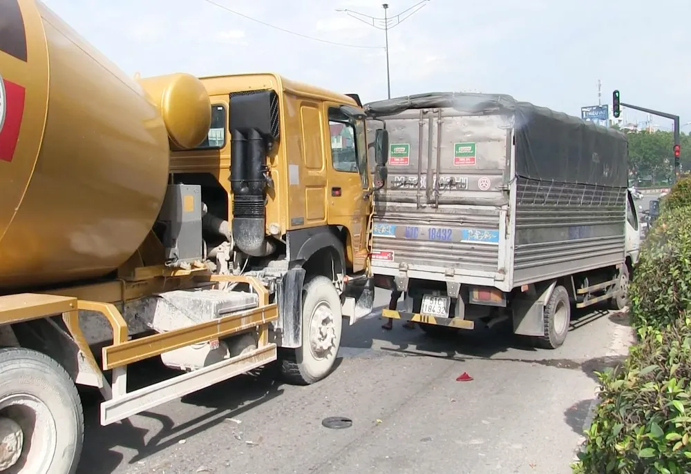 Va chạm liên hoàn 6 phương tiện trên đường Trường Chinh, quận Tân Bình ảnh 2