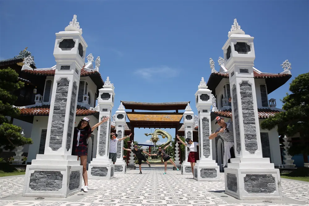 Chỉ với 150 ngàn đồng, sinh viên được vui chơi không giới hạn tại Sun World Danang Wonders ảnh 2