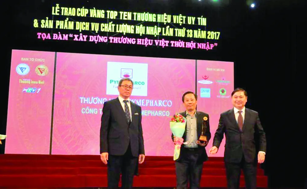 Pymepharco khẳng định vị thế với giải thưởng Top 10 “Thương hiệu Việt uy tín” năm 2017 ảnh 1 Pymepharco khẳng định vị thế với giải thưởng Top 10 “Thương hiệu Việt uy tín” năm 2017 ảnh 1