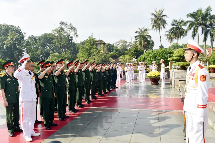 Lãnh đạo Đảng, Nhà nước dâng hương tưởng niệm các anh hùng liệt sĩ ảnh 1 Lãnh đạo Đảng, Nhà nước dâng hương tưởng niệm các anh hùng liệt sĩ ảnh 1