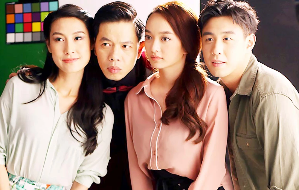 Đạo diễn Charlie Nguyễn từng có ý định làm phim remake Cú té trời tính nhưng đành hủy bỏ vì kịch bản không ưng ý