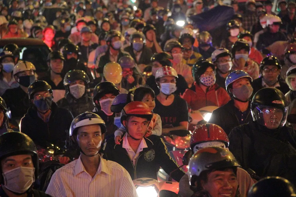 Chiều tối 21-9, mưa lớn khiến giao thông nhiều tuyến đường ở TPHCM tê liệt ảnh 6