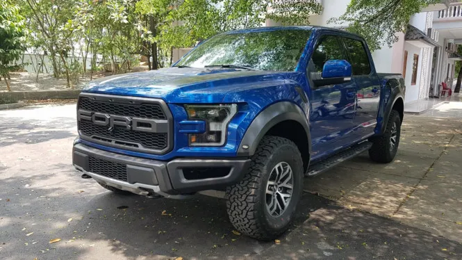 Chiếc bán tải F-150 Raptor 2017 đầu tiên tại Việt Nam