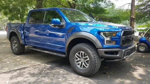 Siêu bán tải Ford F-150 Raptor đầu tiên tại Việt Nam ảnh 3 Diện kiến siêu bán tải Ford F-150 Raptor đầu tiên tại Việt Nam - ảnh 3